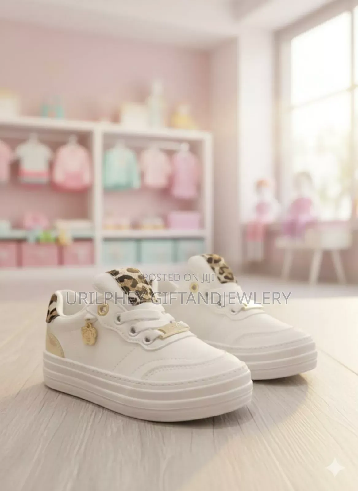 Classy Unisex Kids Sneakers