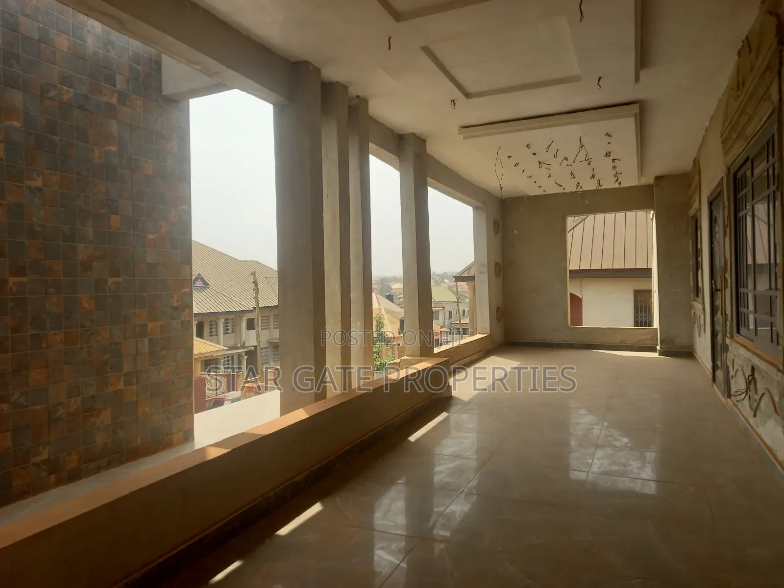 10bdrm House in Pakyi No 2, Kumasi Metropolitan for sale