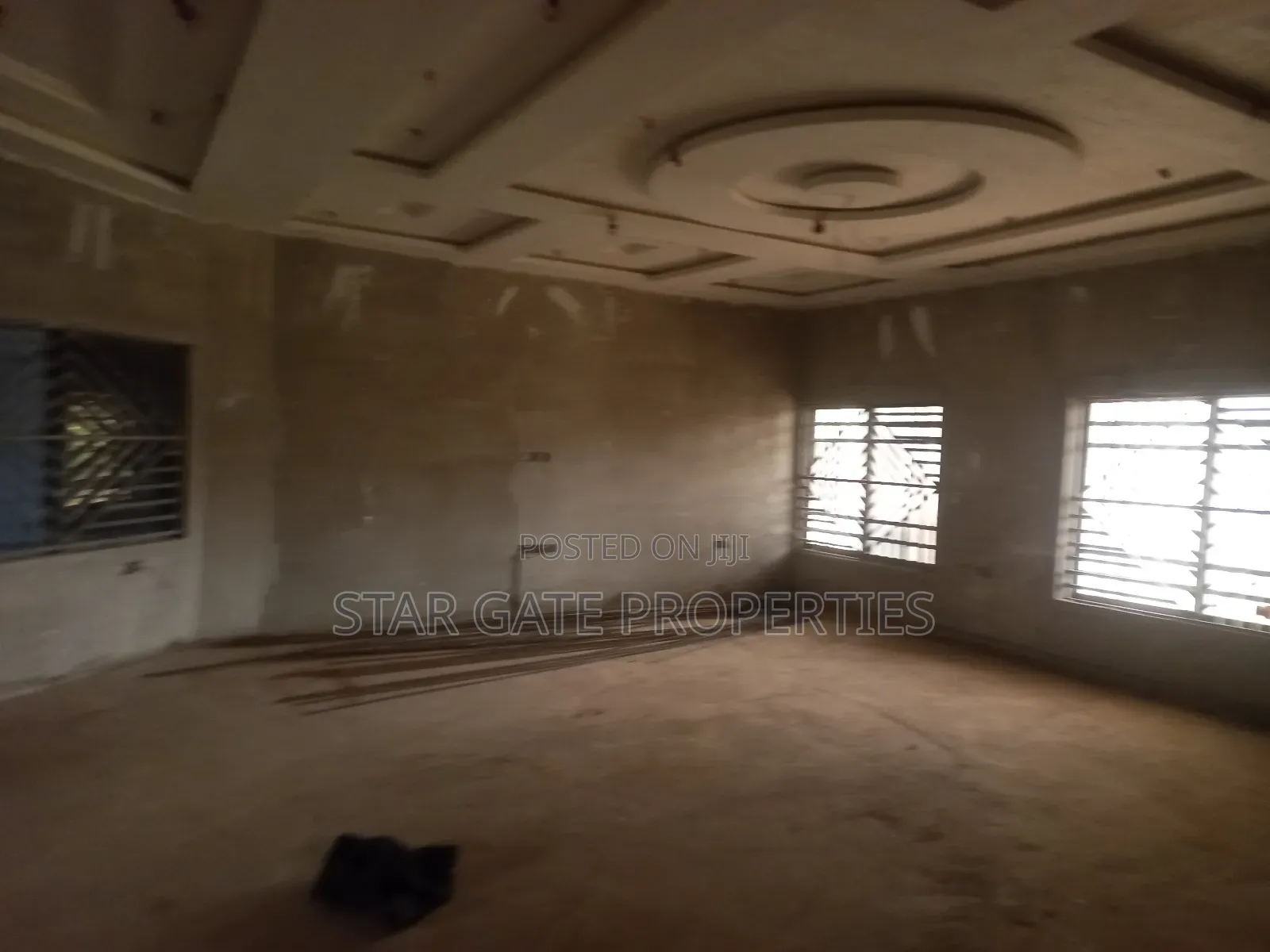 10bdrm House in Pakyi No 2, Kumasi Metropolitan for sale