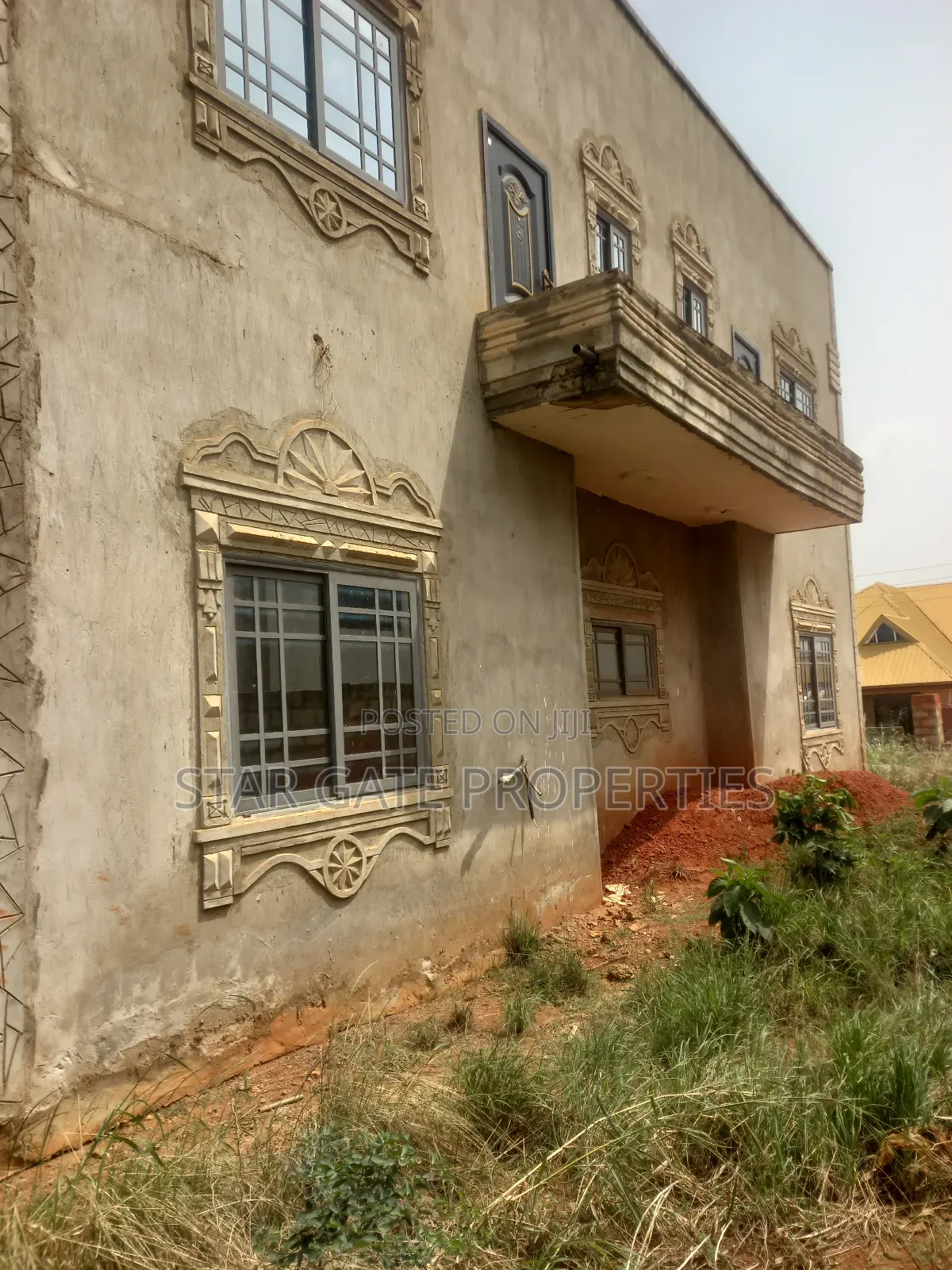 10bdrm House in Pakyi No 2, Kumasi Metropolitan for sale