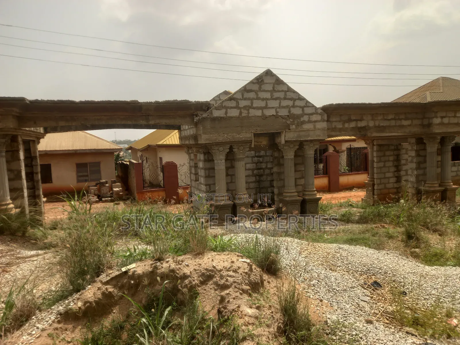 10bdrm House in Pakyi No 2, Kumasi Metropolitan for sale
