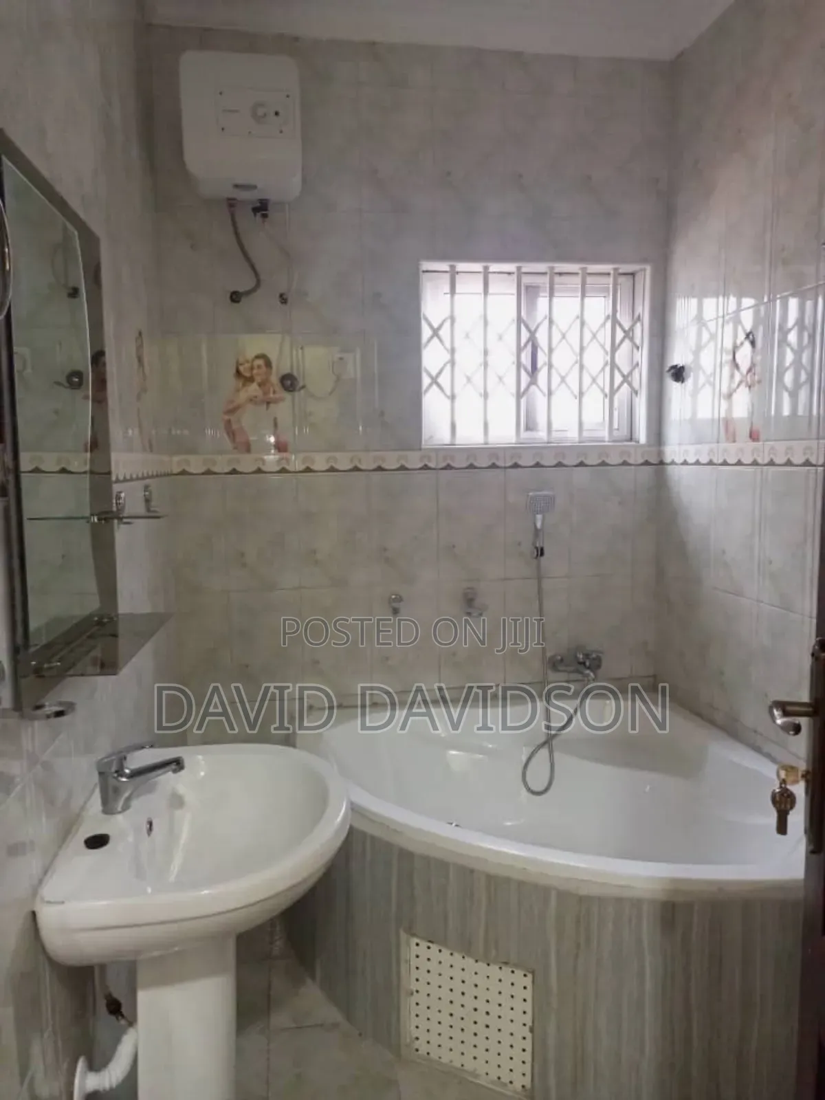 3bdrm House in 3 Bedroom House, Tema Metropolitan for sale