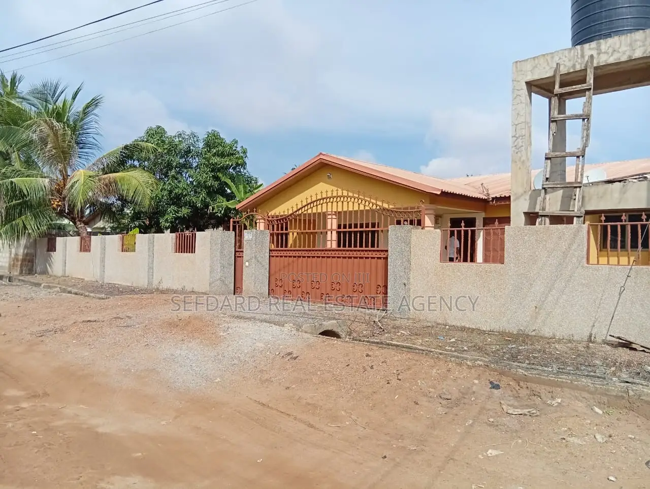 5bdrm House in Adenta for sale