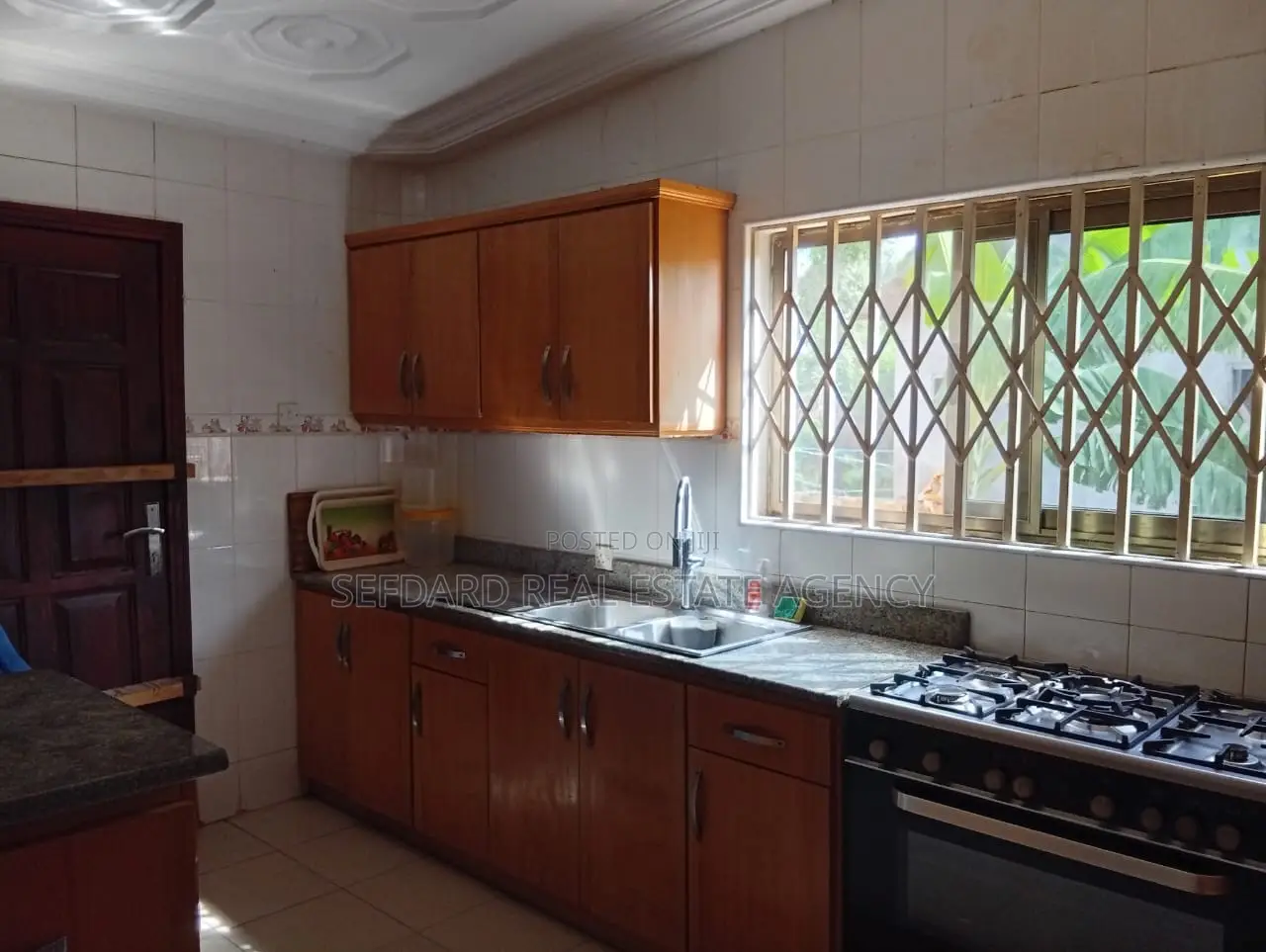 5bdrm House in Adenta for sale