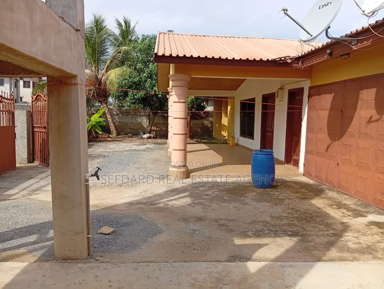 5bdrm House in Adenta for sale