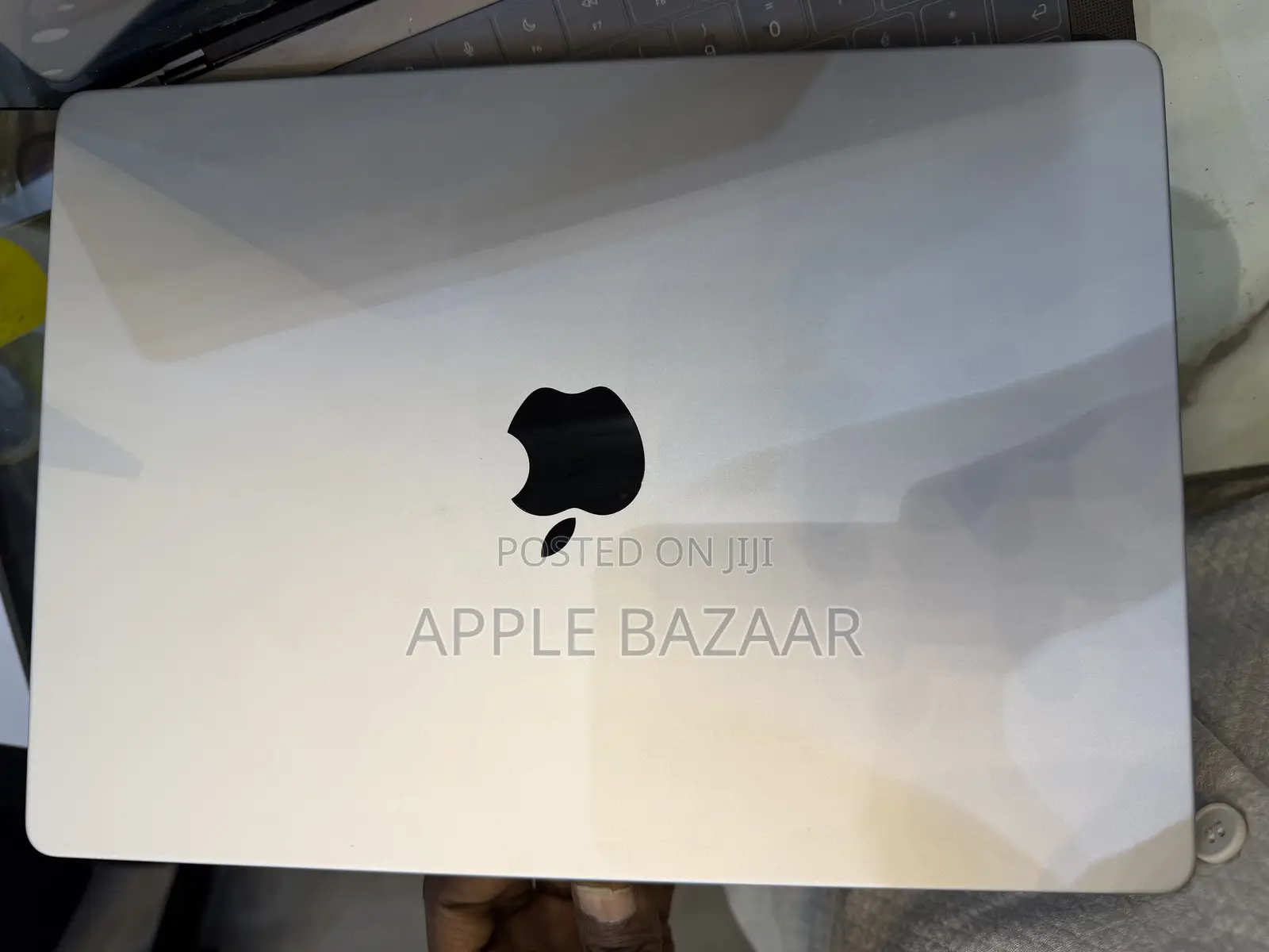 Apple MacBook Pro 2023 M3 Pro 14-inch 18GB Apple M3 Pro SSD 512GB