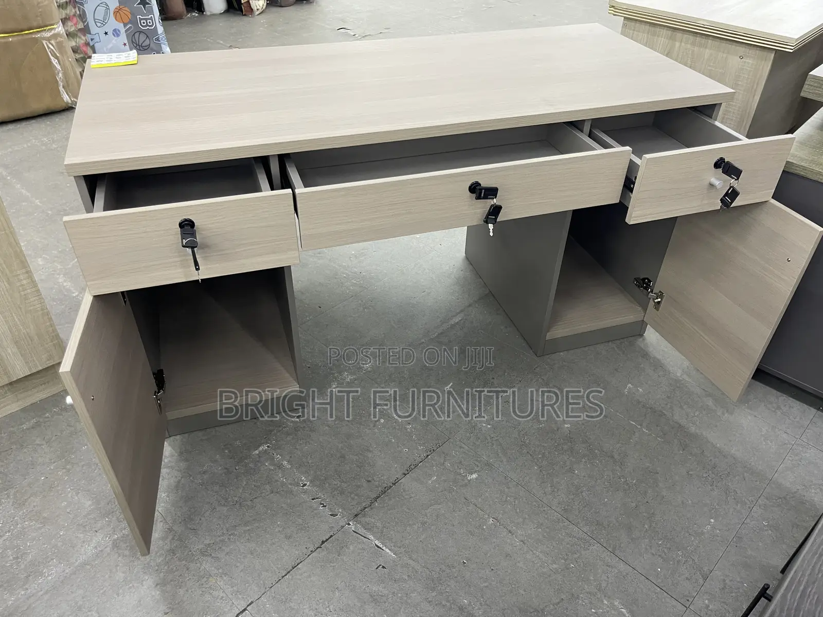 Quality and Affordable Office Desk