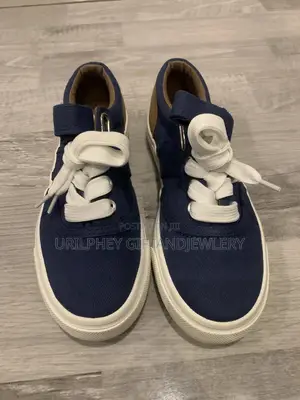 Kids Sneakers Size 32
