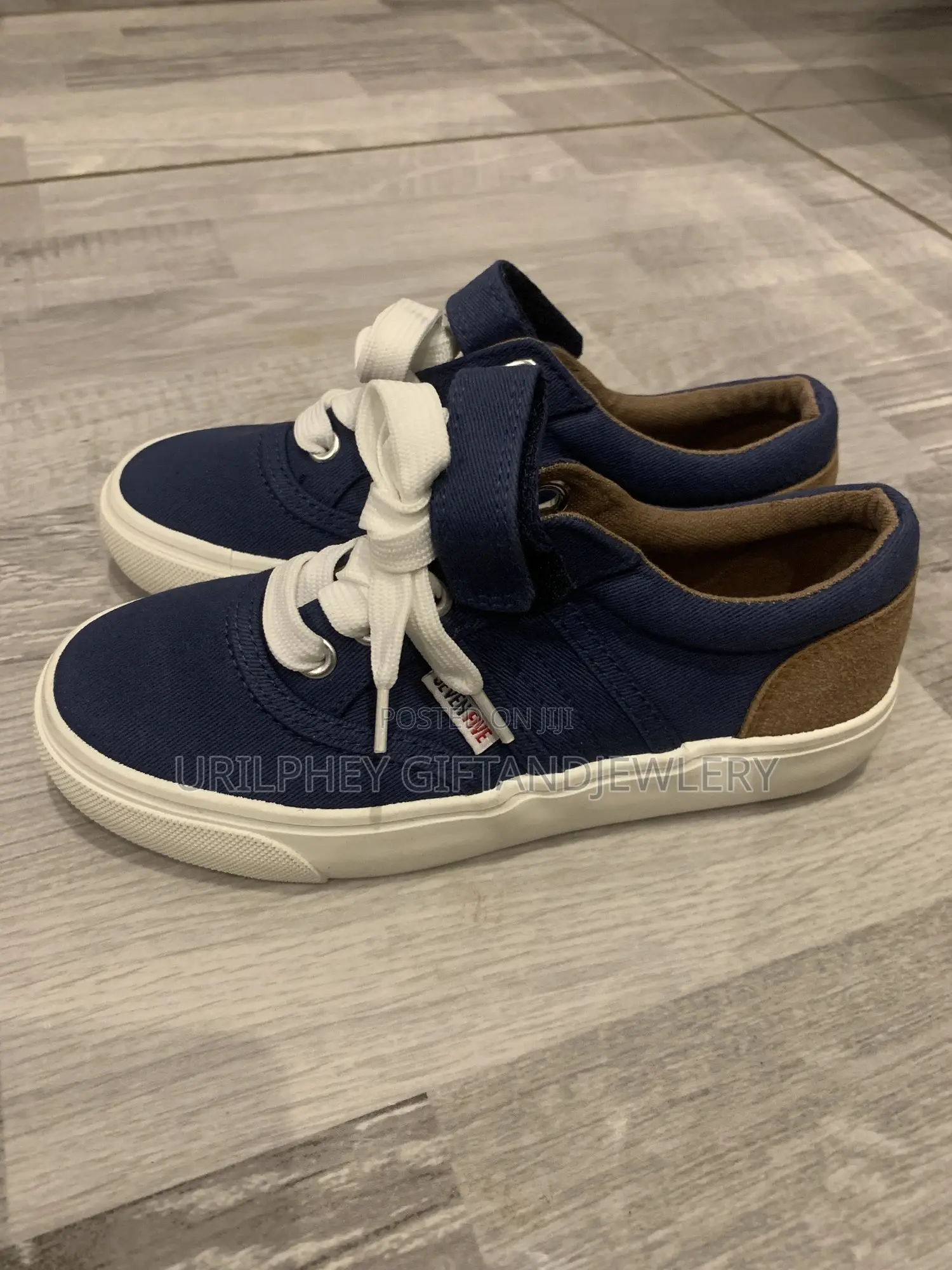 Kids Sneakers Size 32