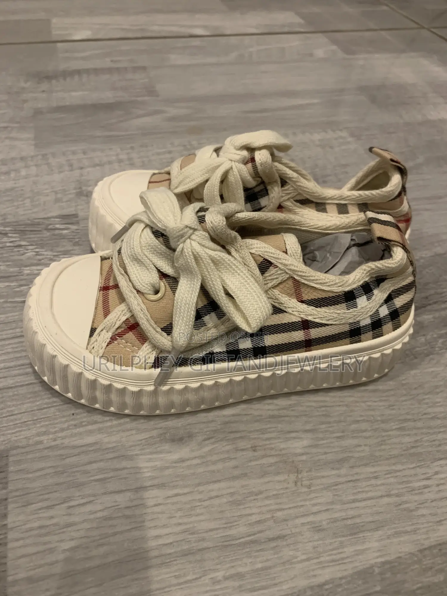 Burberry Kids Sneakers Size 25