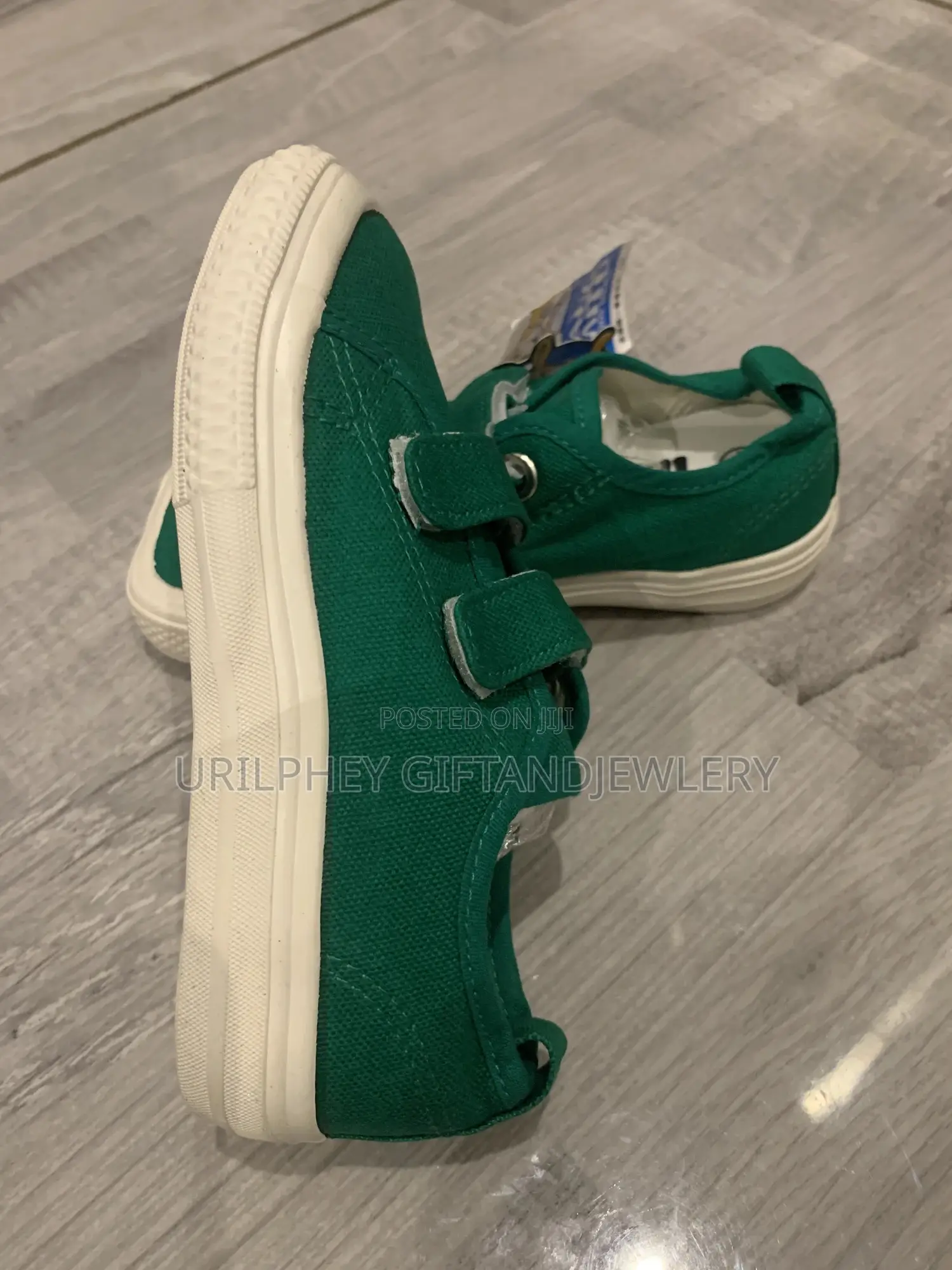 Emerald Green Canvas Retro Sneakers – Square Toe