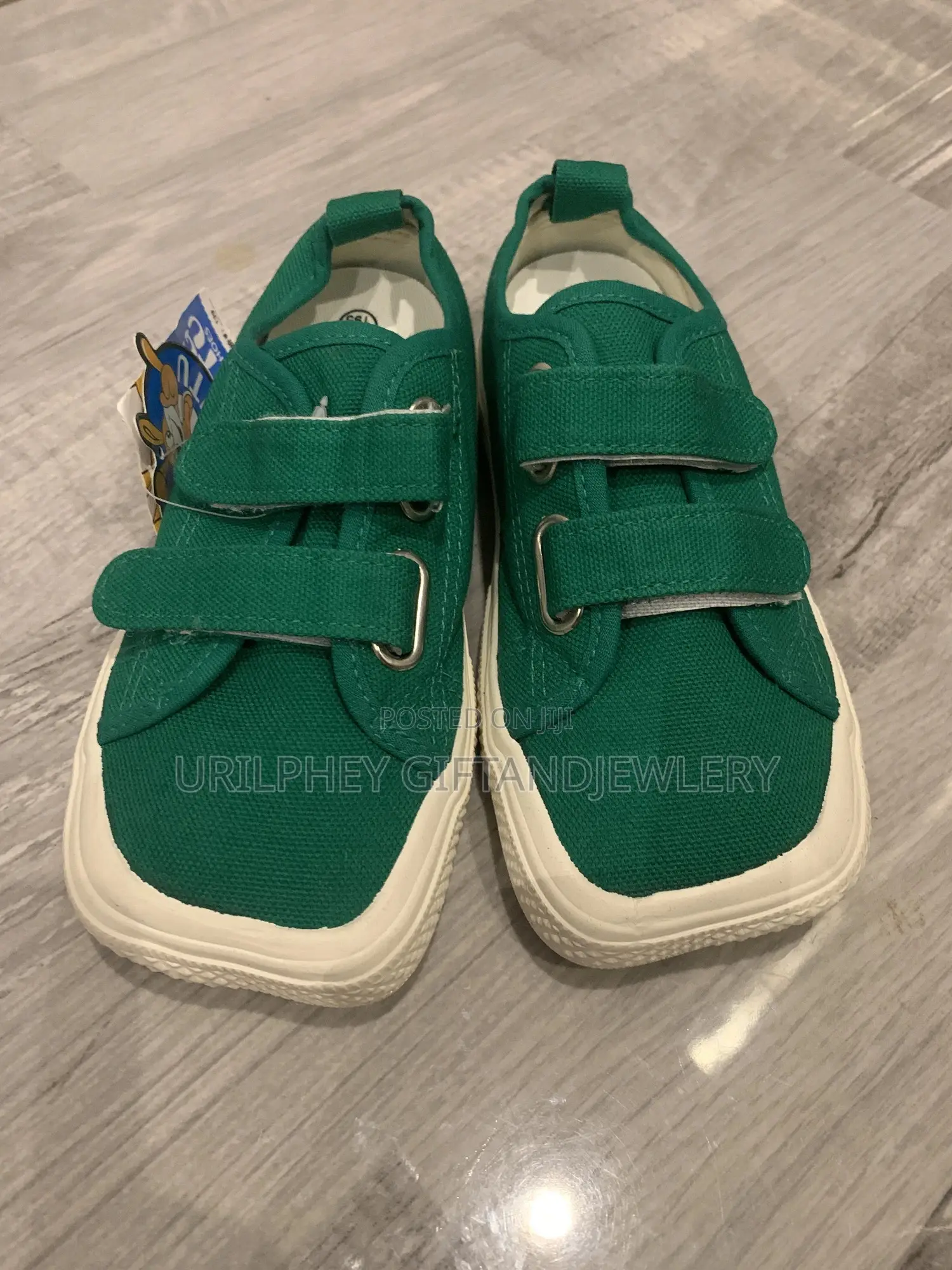 Emerald Green Canvas Retro Sneakers – Square Toe