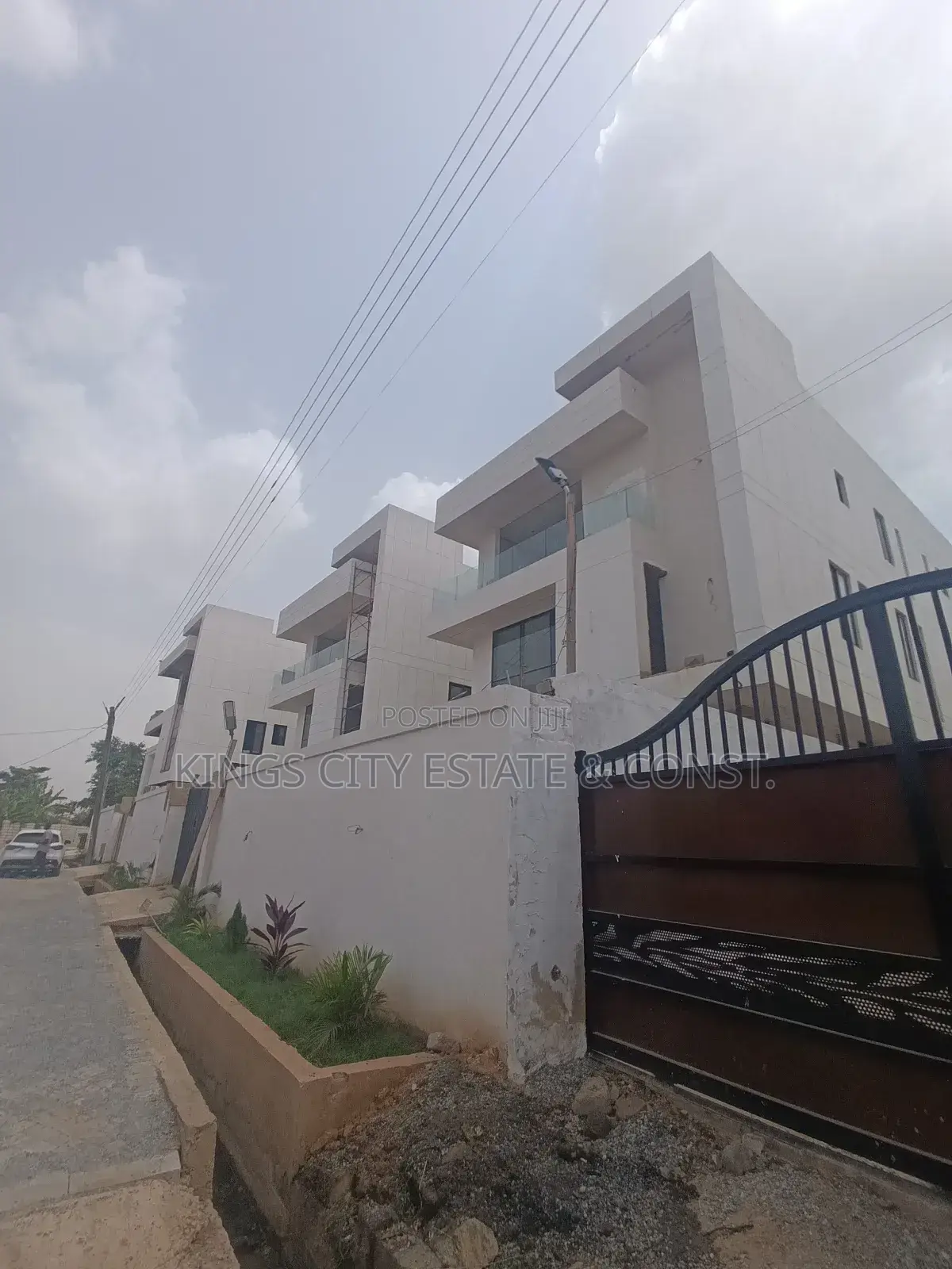 Furnished 5bdrm Mansion in Tantra Rd, Achimota for sale