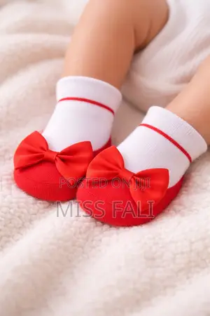 Tiny Bow Socks. 0-6m