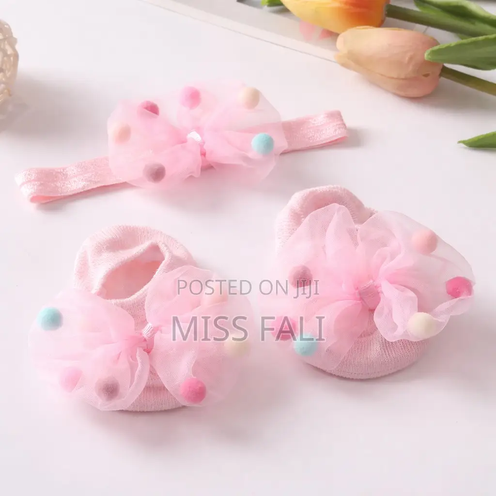 Baby Pom Pom Set. 0-1y