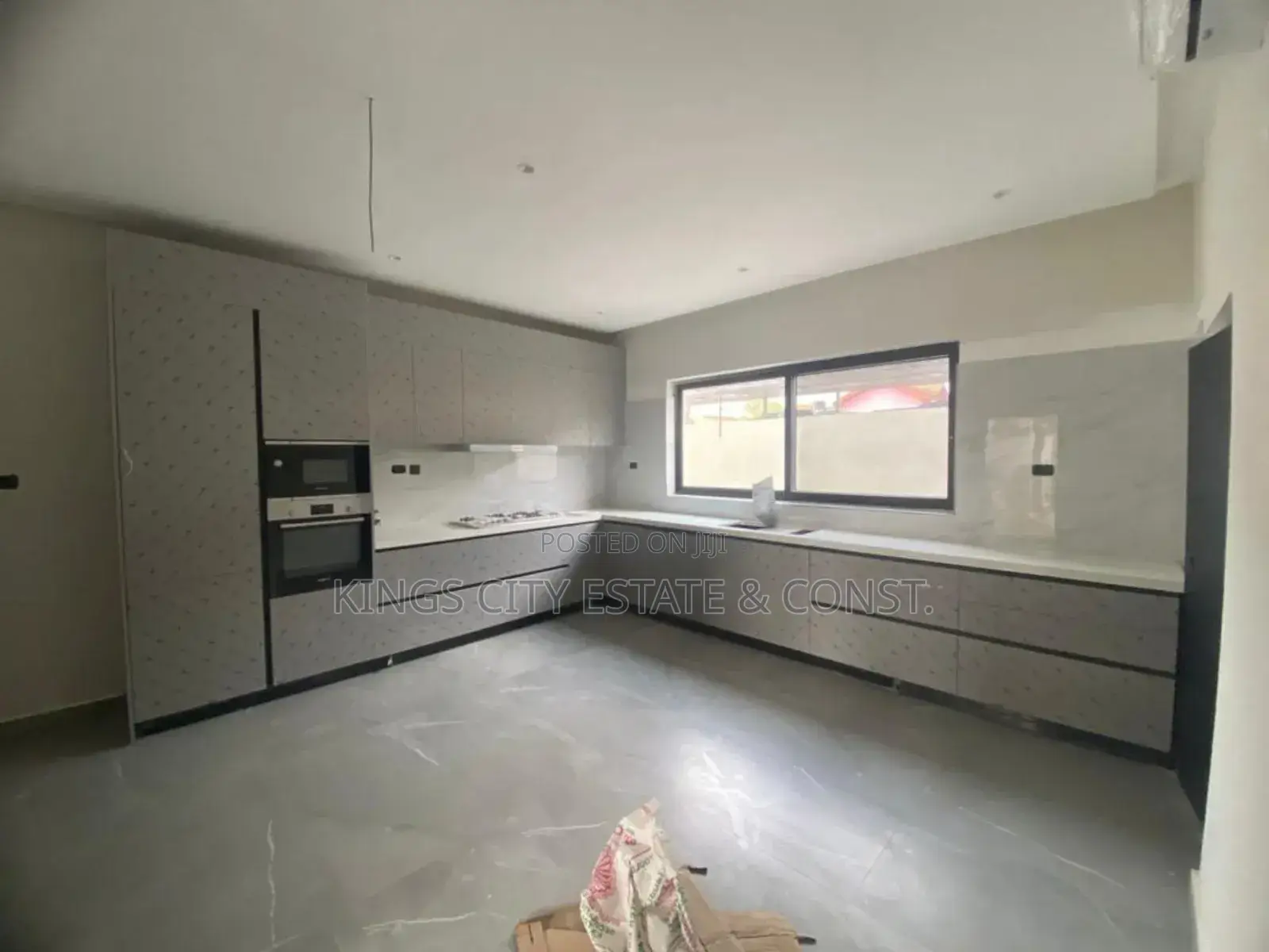 Furnished 4bdrm House in Food-Yard, Ashomang Estate for sale