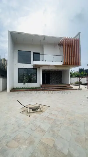 4bdrm Duplex in Ofankor for sale
