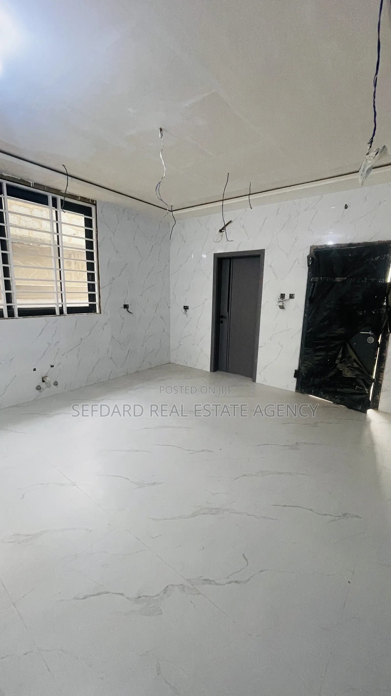 4bdrm Duplex in Ofankor for sale