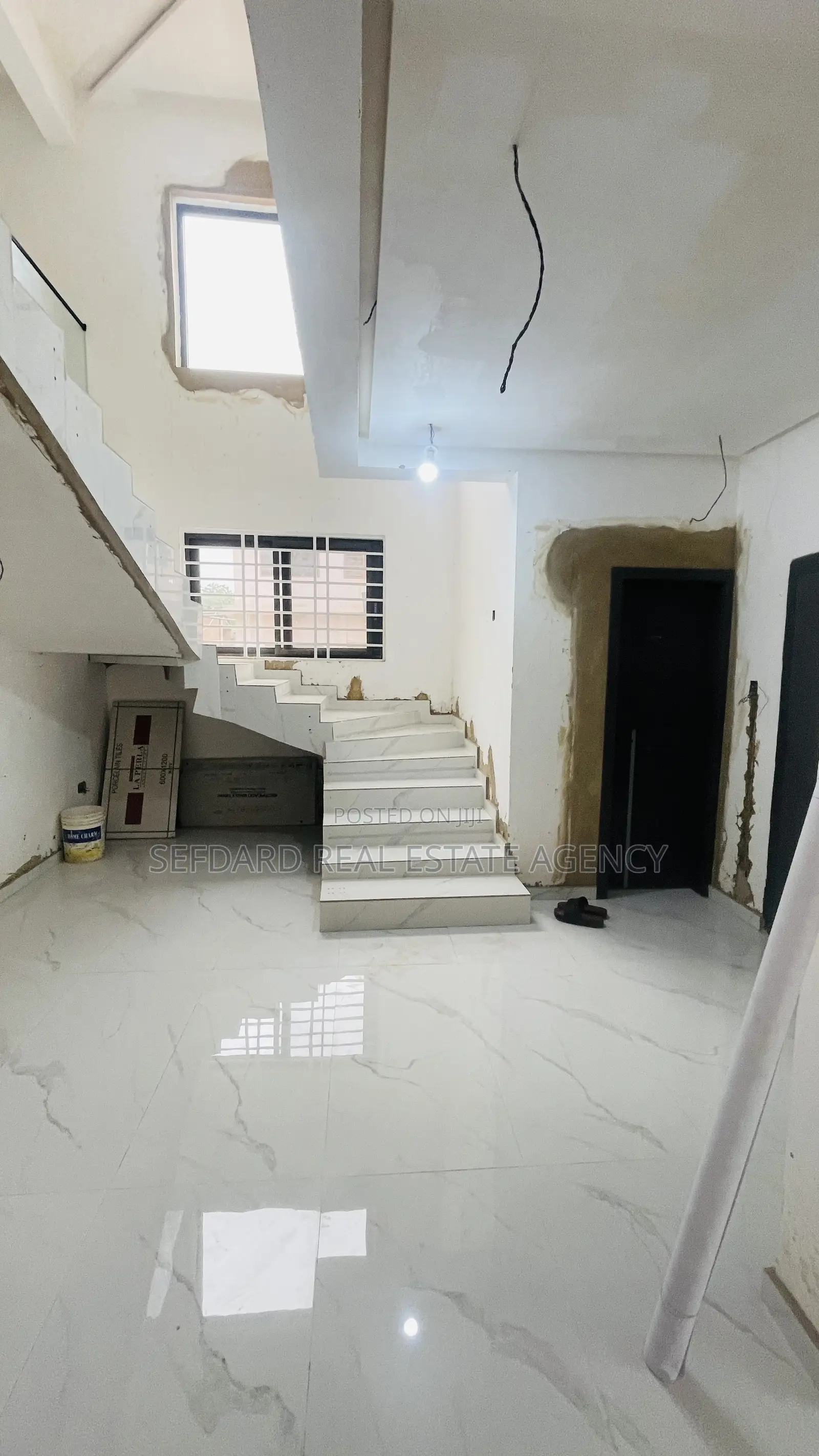 4bdrm Duplex in Ofankor for sale