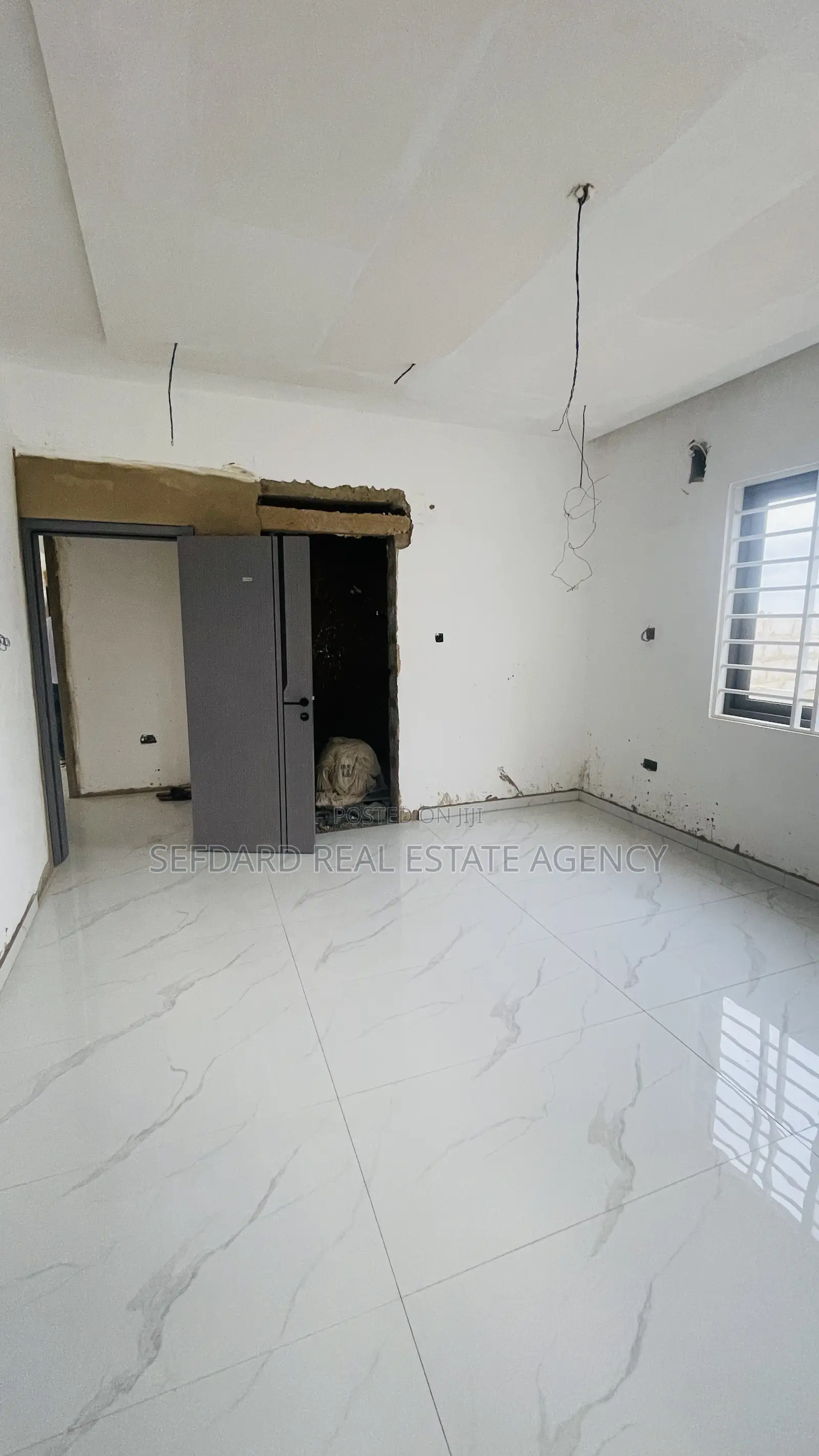 4bdrm Duplex in Ofankor for sale