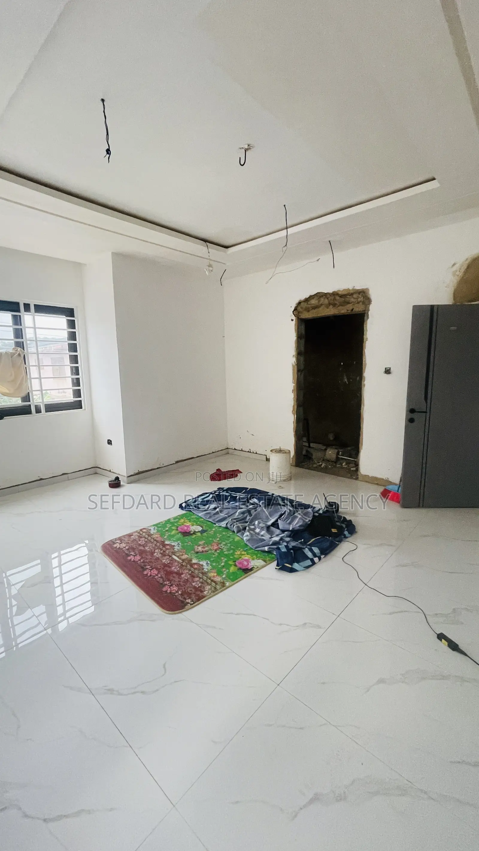 4bdrm Duplex in Ofankor for sale