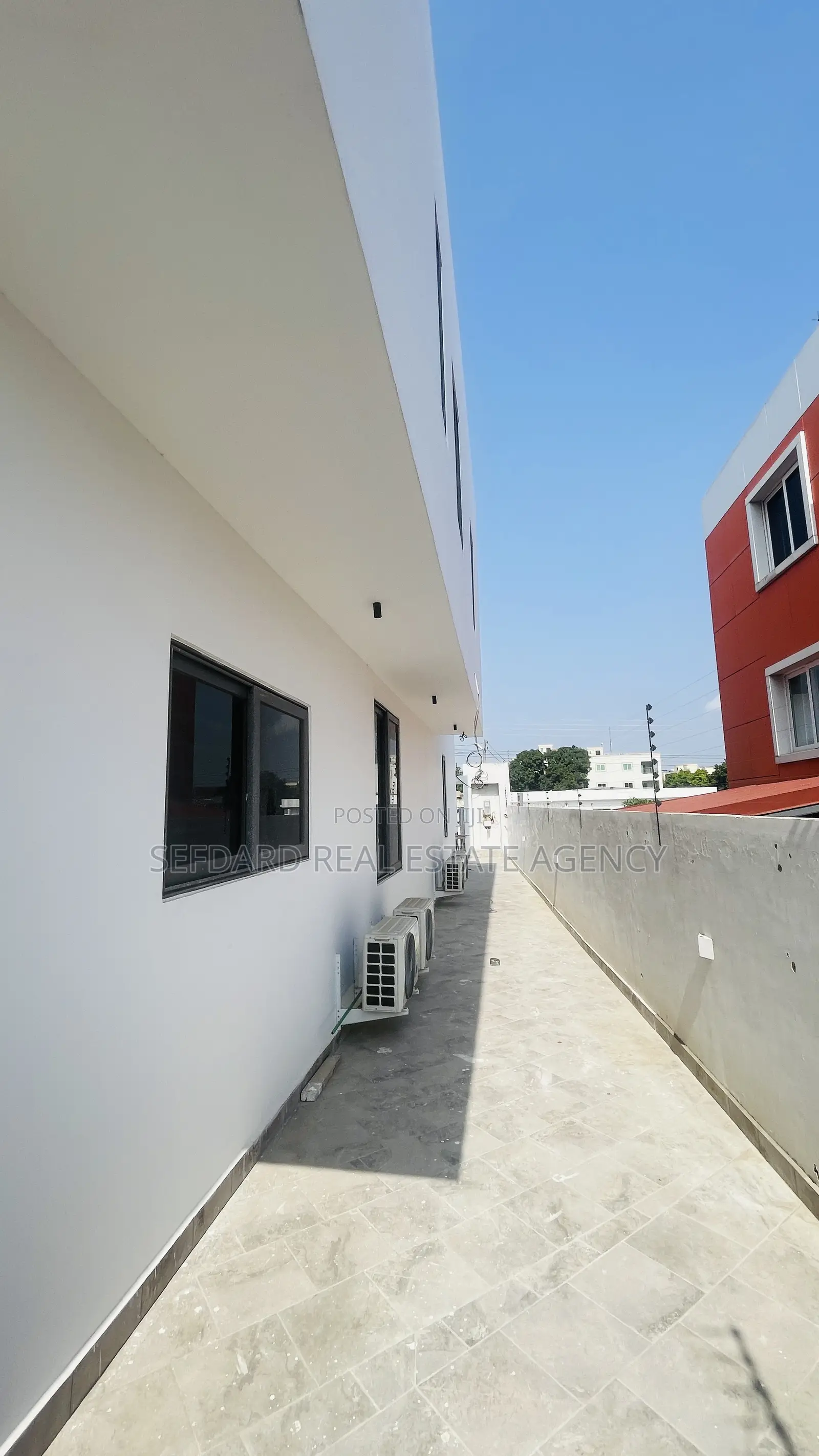 4bdrm Duplex in Ofankor for sale