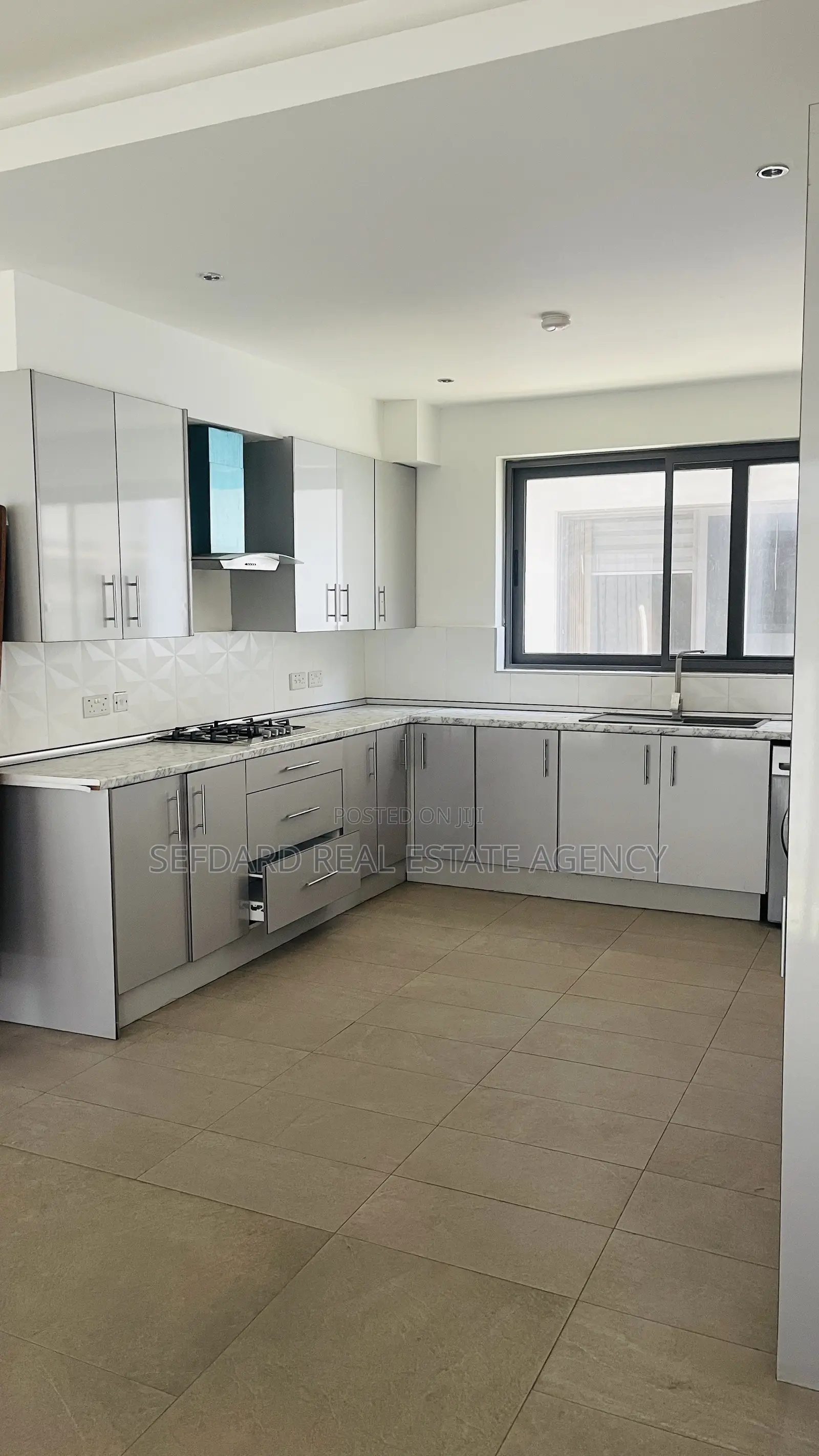 4bdrm Duplex in Abelemkpe for rent