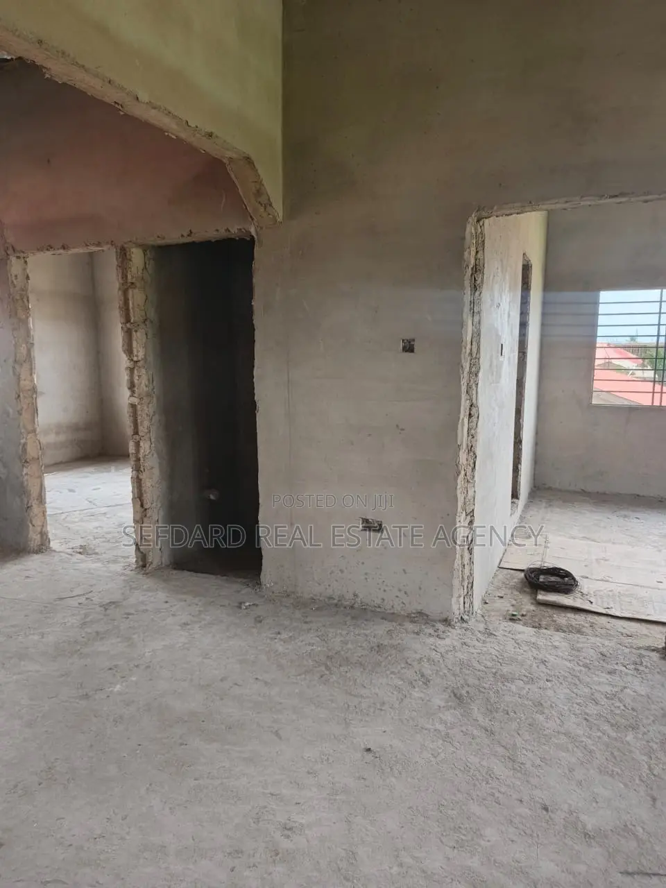 8bdrm Apartment in Ablekuma for sale