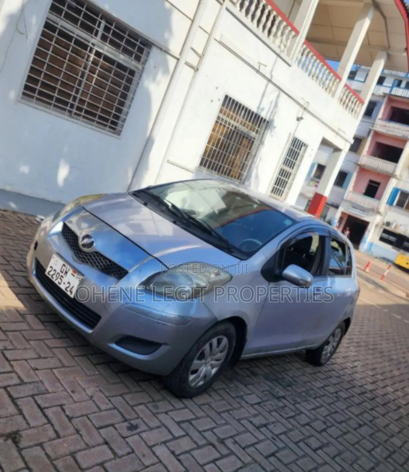 Toyota Vitz 2010 Gray