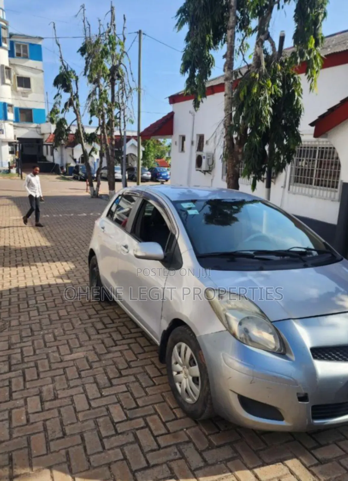 Toyota Vitz 2010 Gray