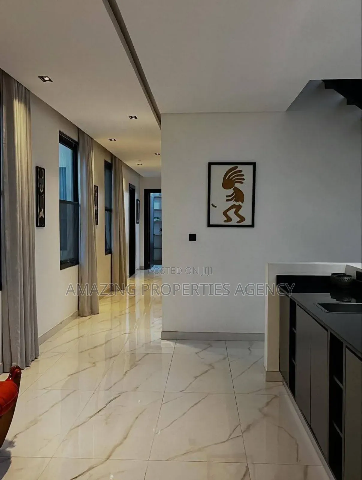 5bdrm House in East Airport for sale