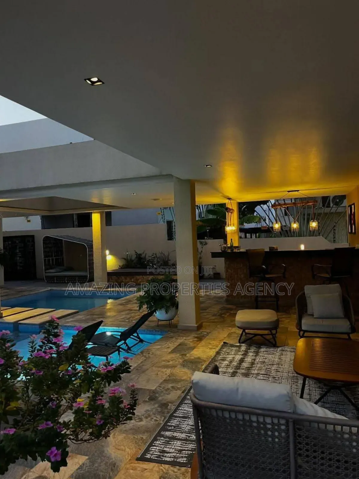 5bdrm House in East Airport for sale