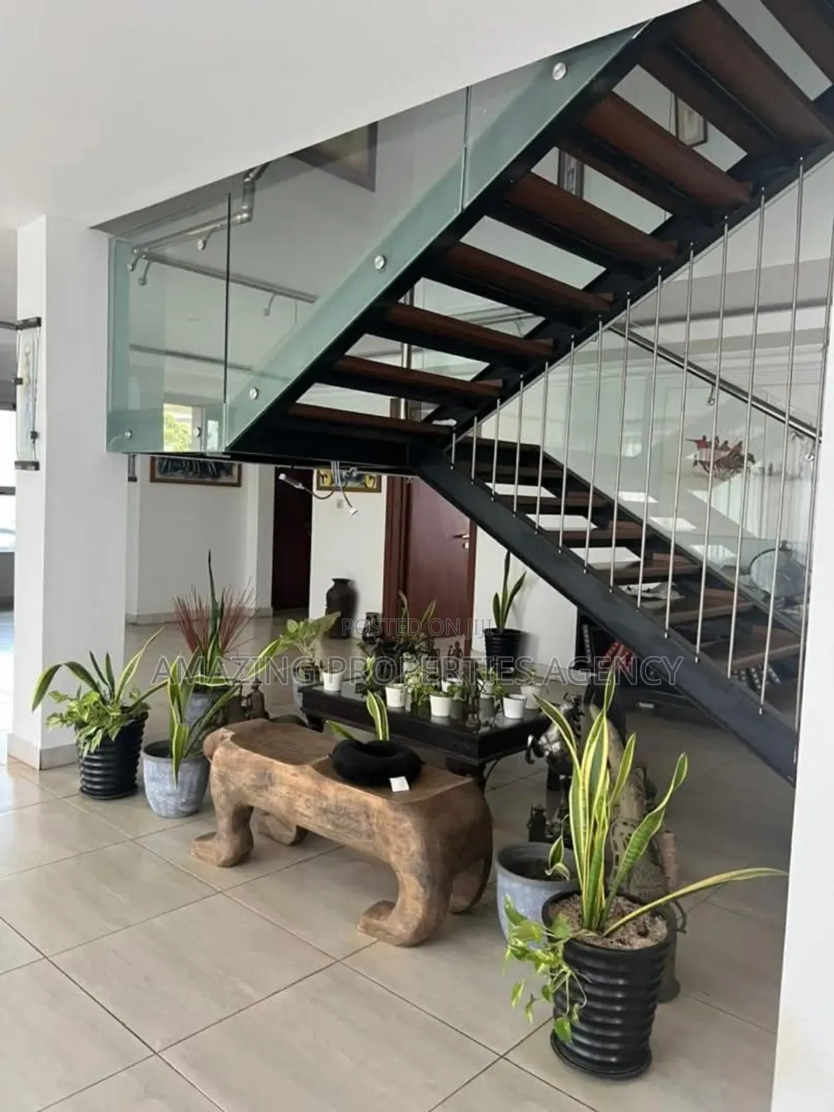 5bdrm House in Airport Hills for sale