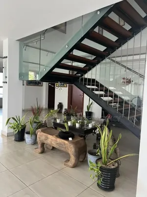 5bdrm House in Airport Hills for sale