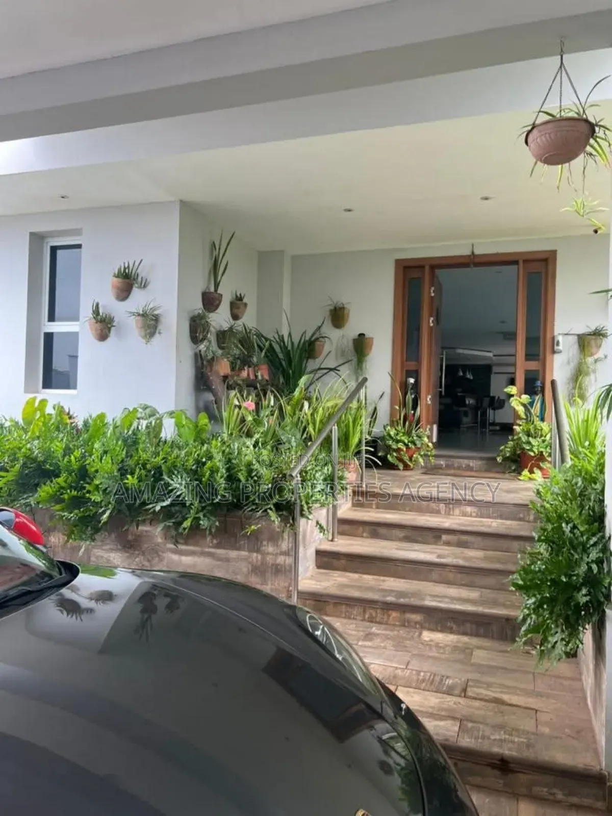 5bdrm House in Airport Hills for sale