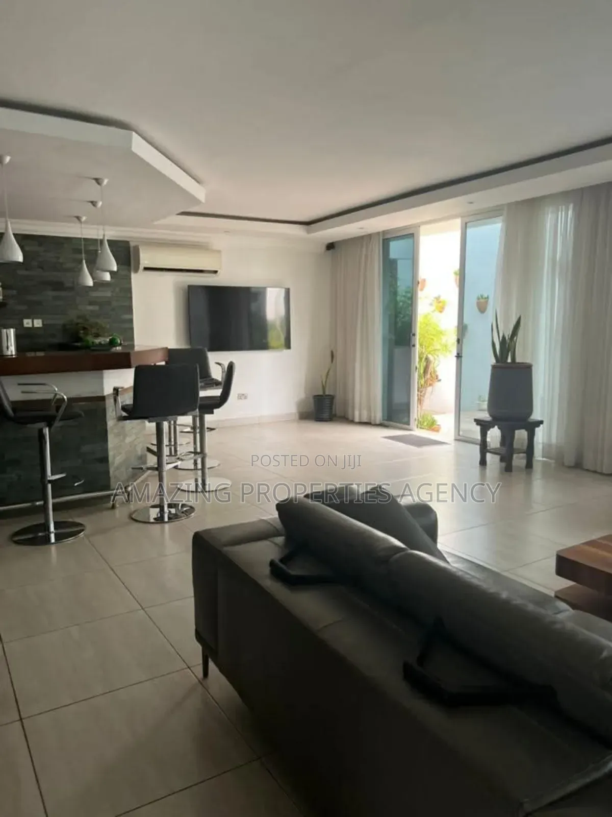 5bdrm House in Airport Hills for sale