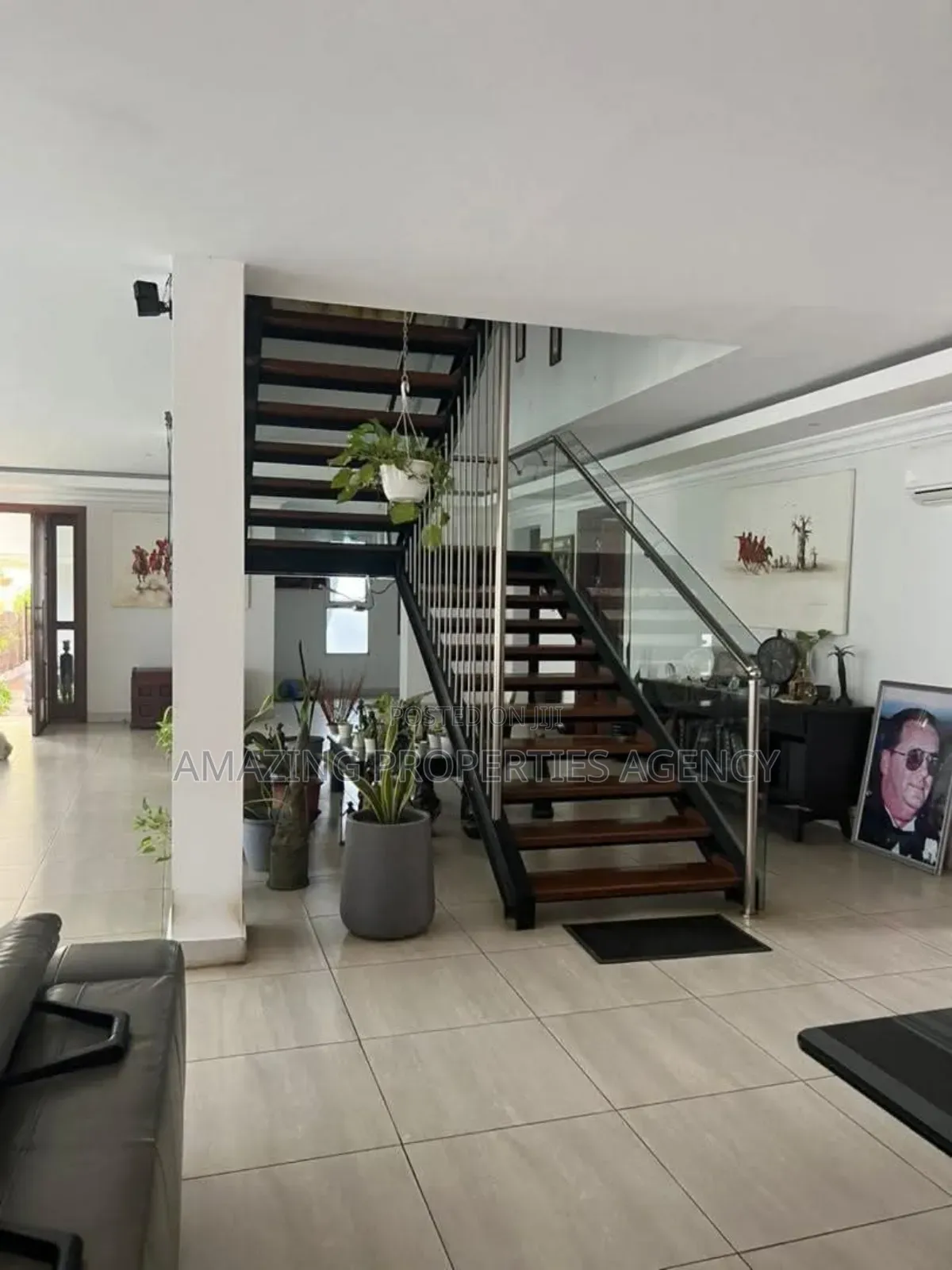 5bdrm House in Airport Hills for sale