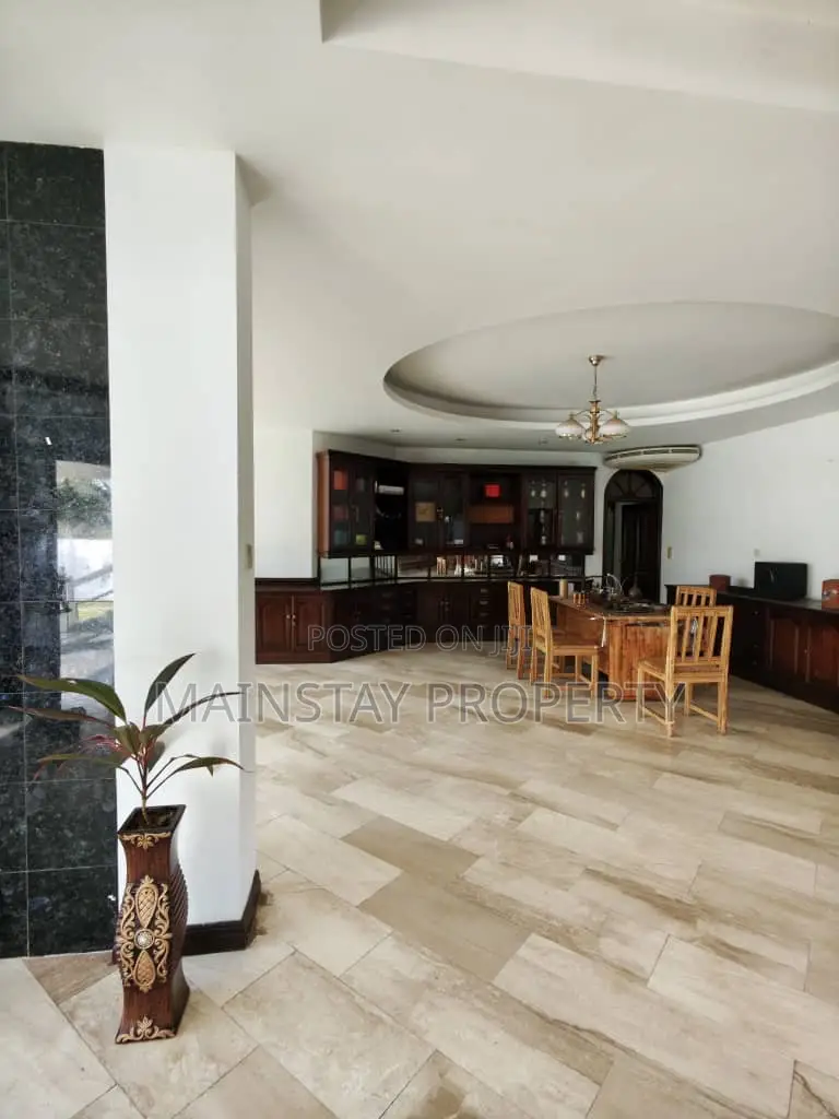 5bdrm House in Mainstay Estates, Airport Residential Area for sale