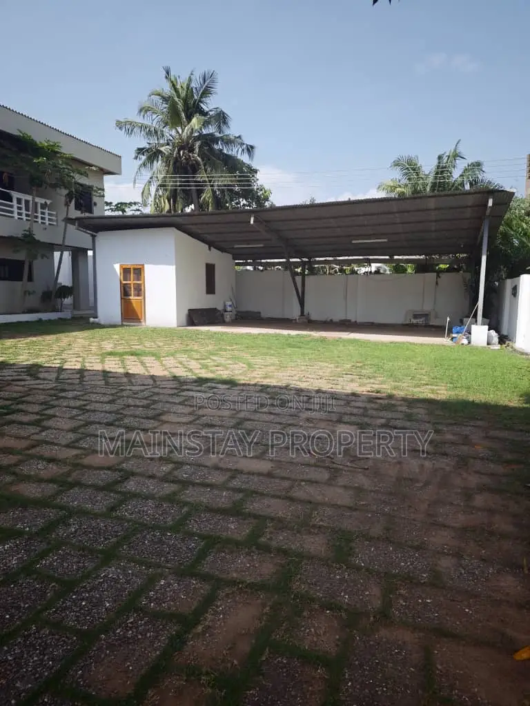 5bdrm House in Mainstay Estates, Airport Residential Area for sale