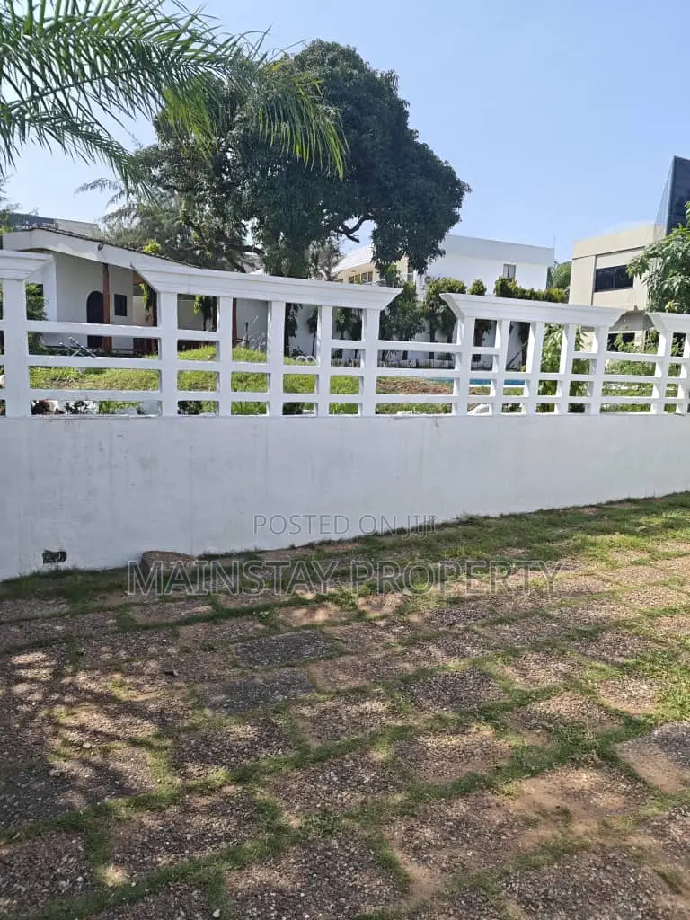 5bdrm House in Mainstay Estates, Airport Residential Area for sale