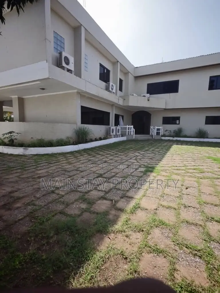 5bdrm House in Mainstay Estates, Airport Residential Area for sale