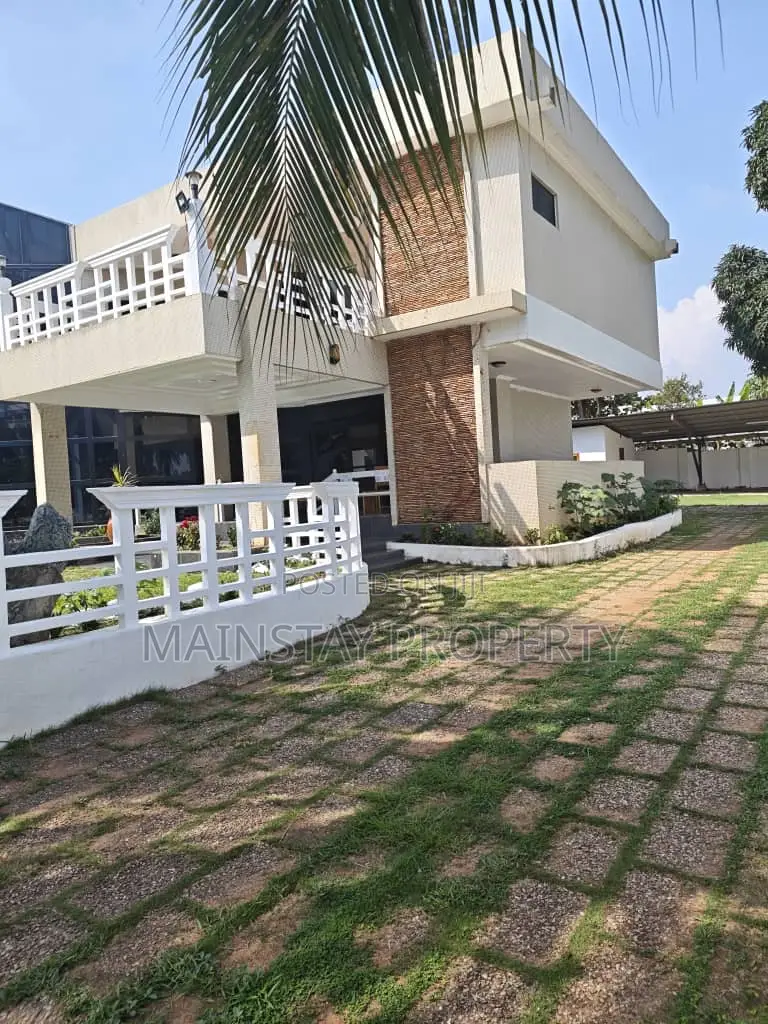5bdrm House in Mainstay Estates, Airport Residential Area for sale