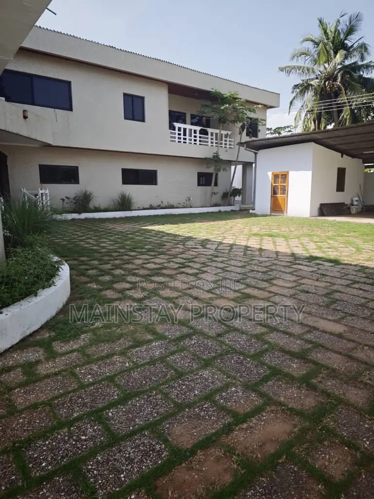 5bdrm House in Mainstay Estates, Airport Residential Area for sale