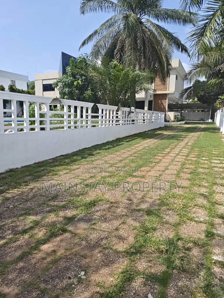 5bdrm House in Mainstay Estates, Airport Residential Area for sale