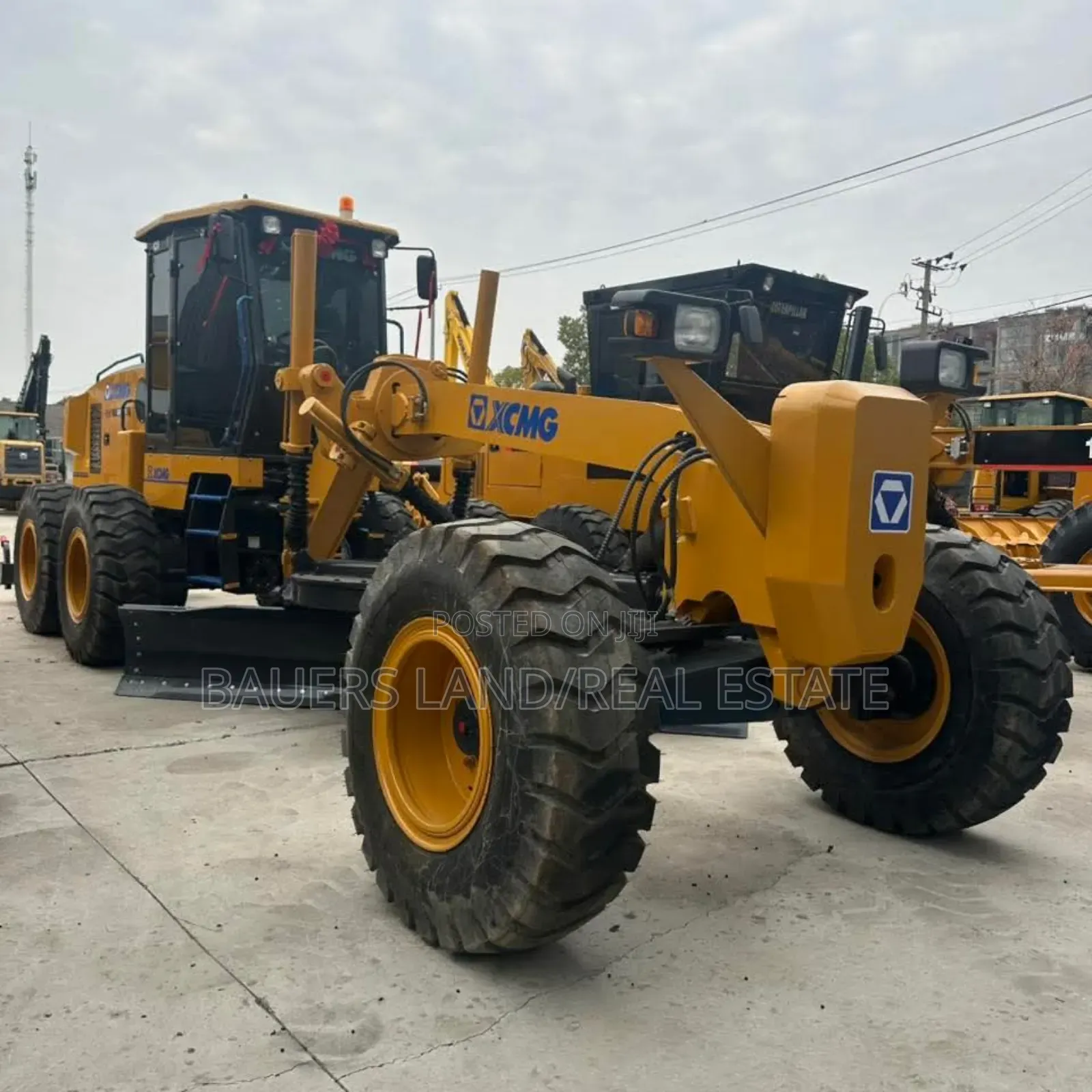 Used Excavators, Loaders, Bulldozers, Road Rollers, Motor Grader.