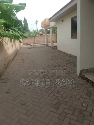 5bdrm House in Tema Golf City for rent
