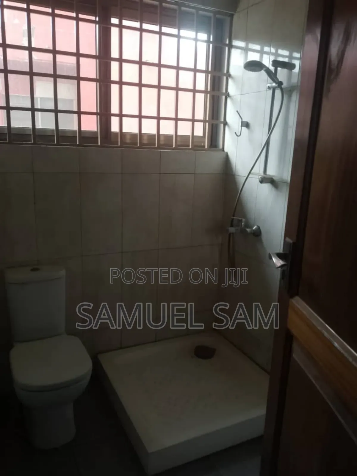 5bdrm House in Tema Golf City for rent