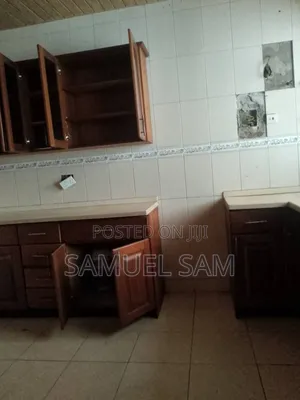 5bdrm House in Tema Community 22 for rent