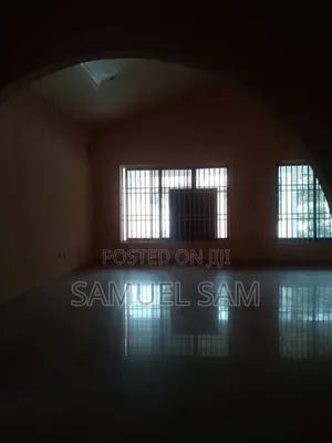 5bdrm House in Tema Community 22 for rent