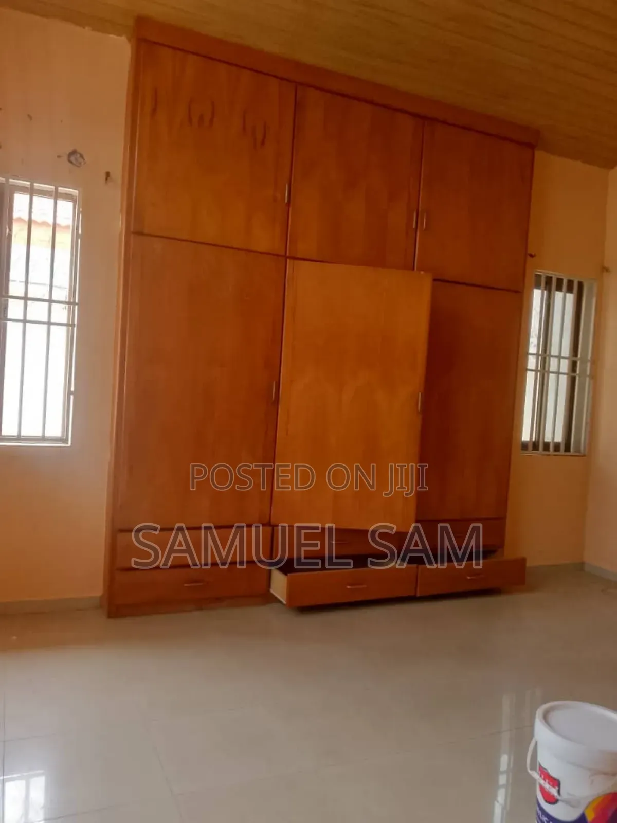 5bdrm House in Tema Community 22 for rent